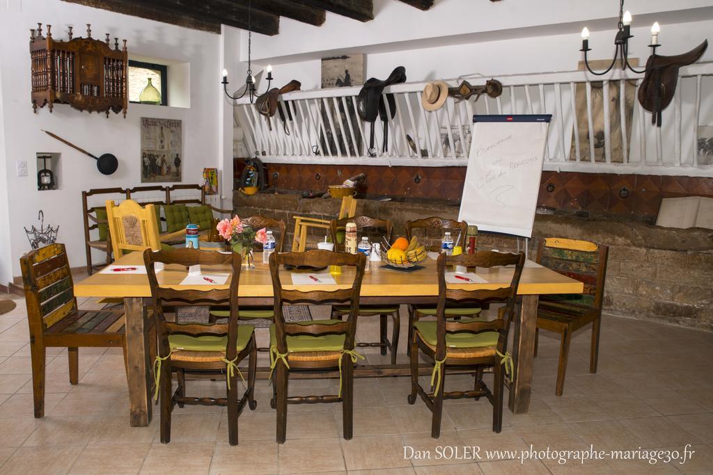 Le Clos Des Aramons Bernis エクステリア 写真